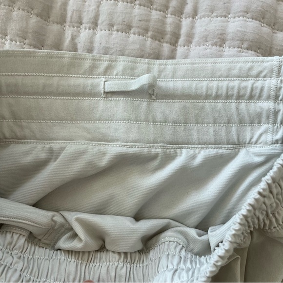 Lululemon Athletica Women's 6 Speed Shorts. - Picture 6 of 8